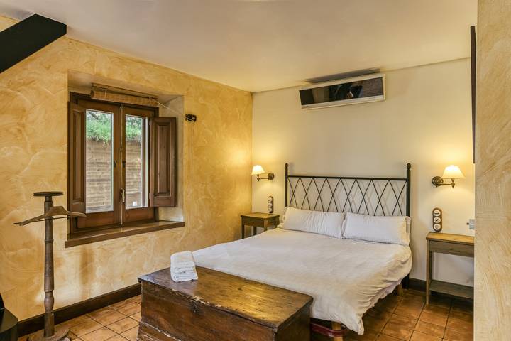 Casa rural para 4 personas, con piscina para niños y jardín en Pla de l'Estany