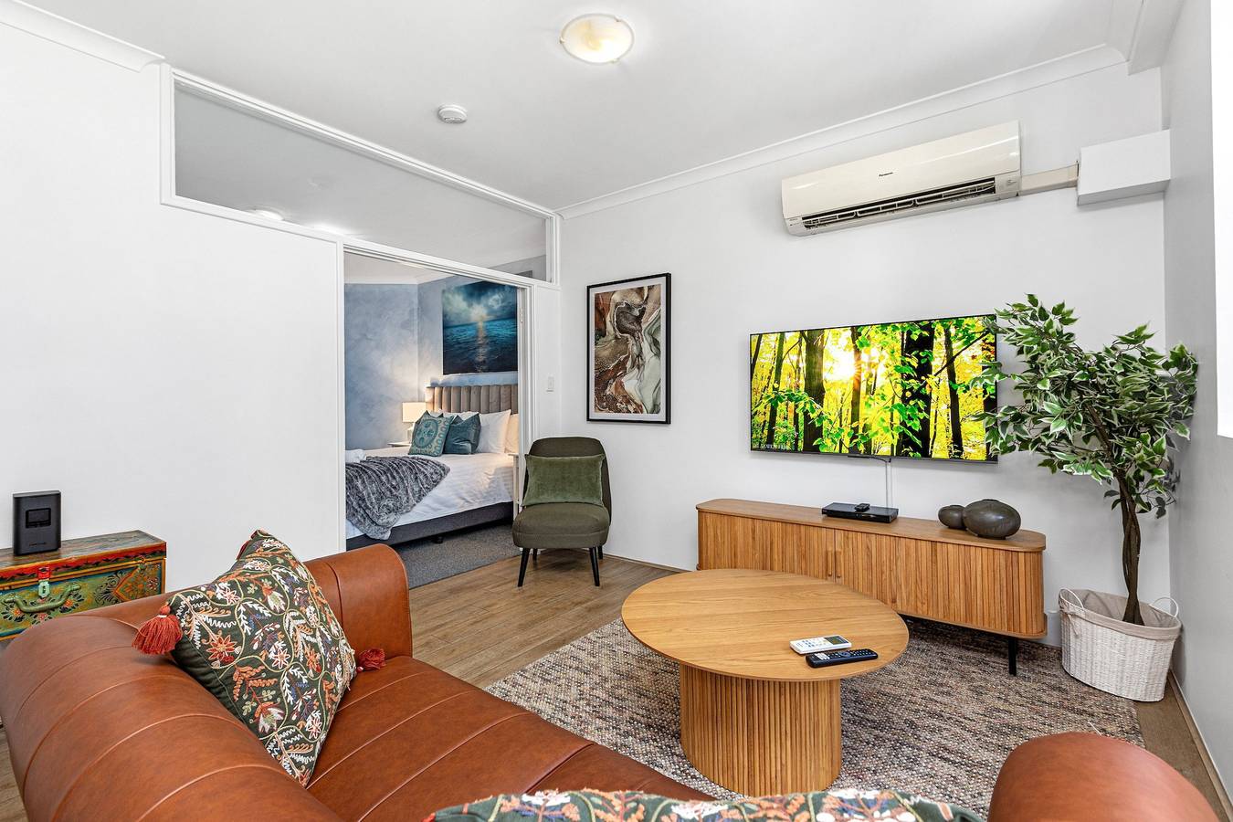Entire apartment, Stunning 1Bdr Paradise - Gym/Pool in East Perth, Perth