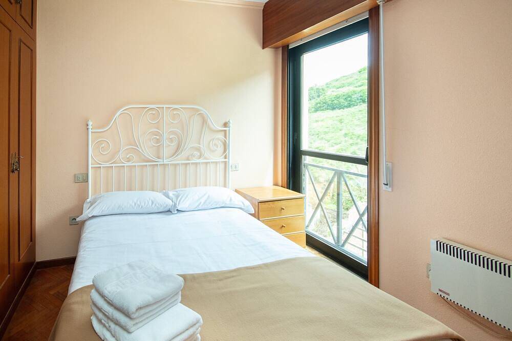 Entire apartment, Ag Piso Dúplex A Terraciña de Malpica 1ª Línea mar in Malpica de Bergantiños, Costa da Morte