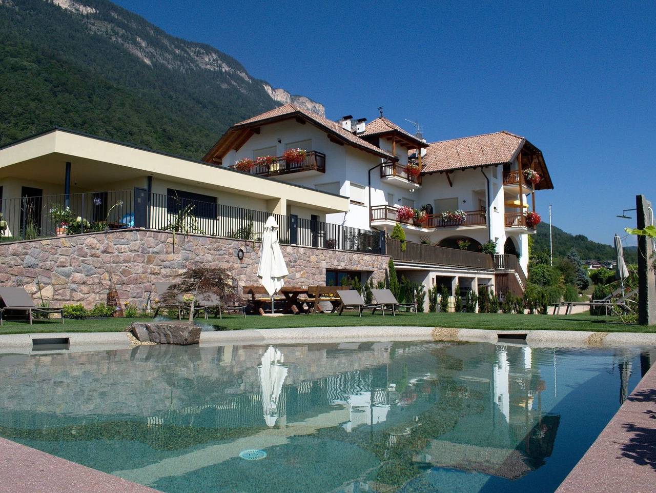 Ganze Ferienwohnung, Plattenriegelhof - Schloss Freudenstein in Berg (Eppan), Eppan an der Weinstraße