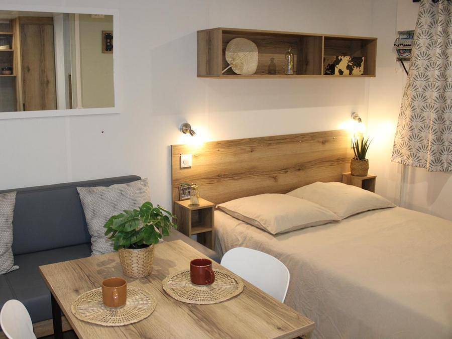 Camping de Charlieu - Chambre 2 personnes - Hôtelière in Charlieu, Région de Roanne