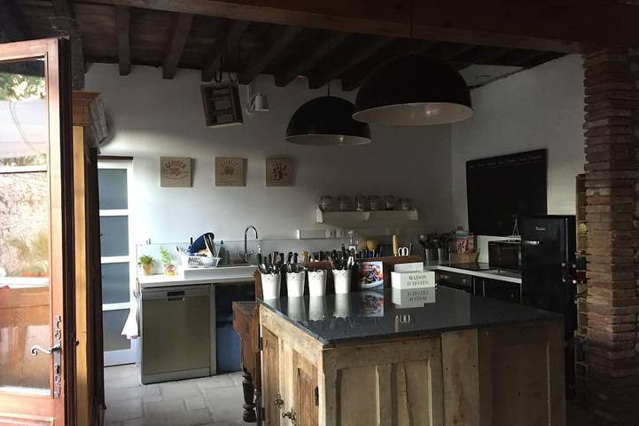 Gîte pour 26 personnes, avec piscine et jardin à Prades - 4