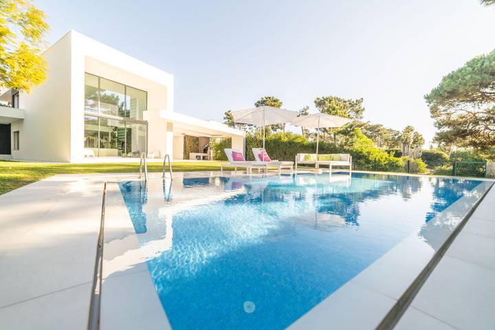 Villa para 8 pessoas, com terraço e jardim e ainda vista para o lago em Aroeira