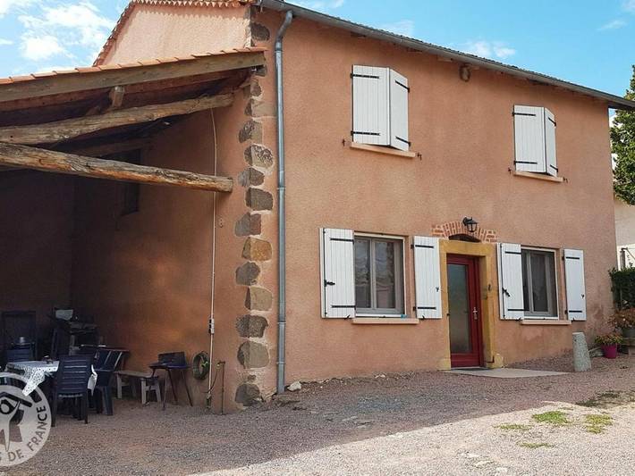 Gîte pour 6 personnes, avec jardin à Villemontais