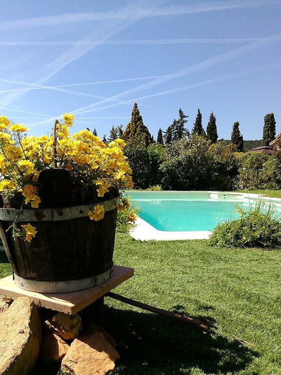 Gîte pour 2 personnes, avec piscine ainsi que jacuzzi et jardin en Provence-Alpes-Côte d'Azur