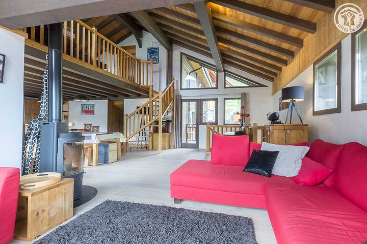 Gîte pour 12 personnes, avec terrasse et jacuzzi ainsi que balcon/terrasse et sauna à Saint-Jean-de-Belleville