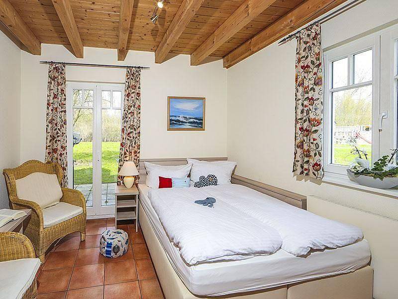Ferienhaus Rügen 10b im Ostseeferienpark Seepferdchen mit Terrasse und Garten in Ostseebad Nienhagen, Nienhagen