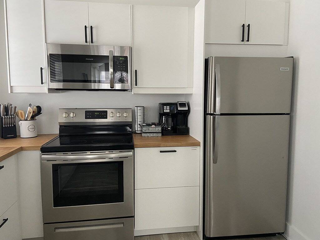 Surf Park House – Historic Jax Beach Home, 3 Blocks to Beach, Pet Friendly in Jacksonville Beach, Duval County