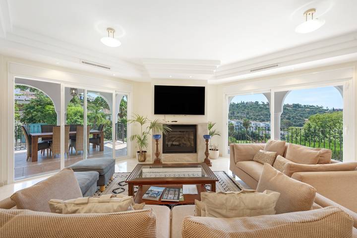 Luxury Villa in Los Arqueros Golf with Private Pool and Sea Views