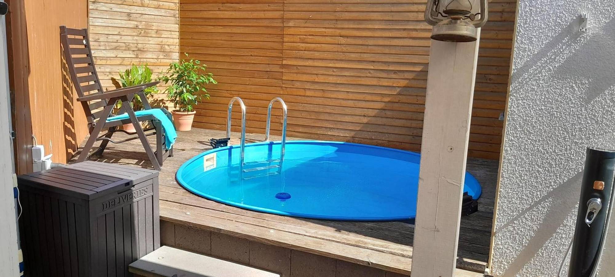 Klein gastenhuis – Tiny House met zwembad en tuin, foto 9