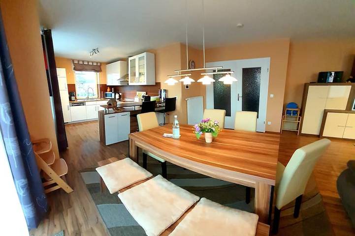 Ferienhaus für 4 Personen, mit Garten und Terrasse sowie Sauna