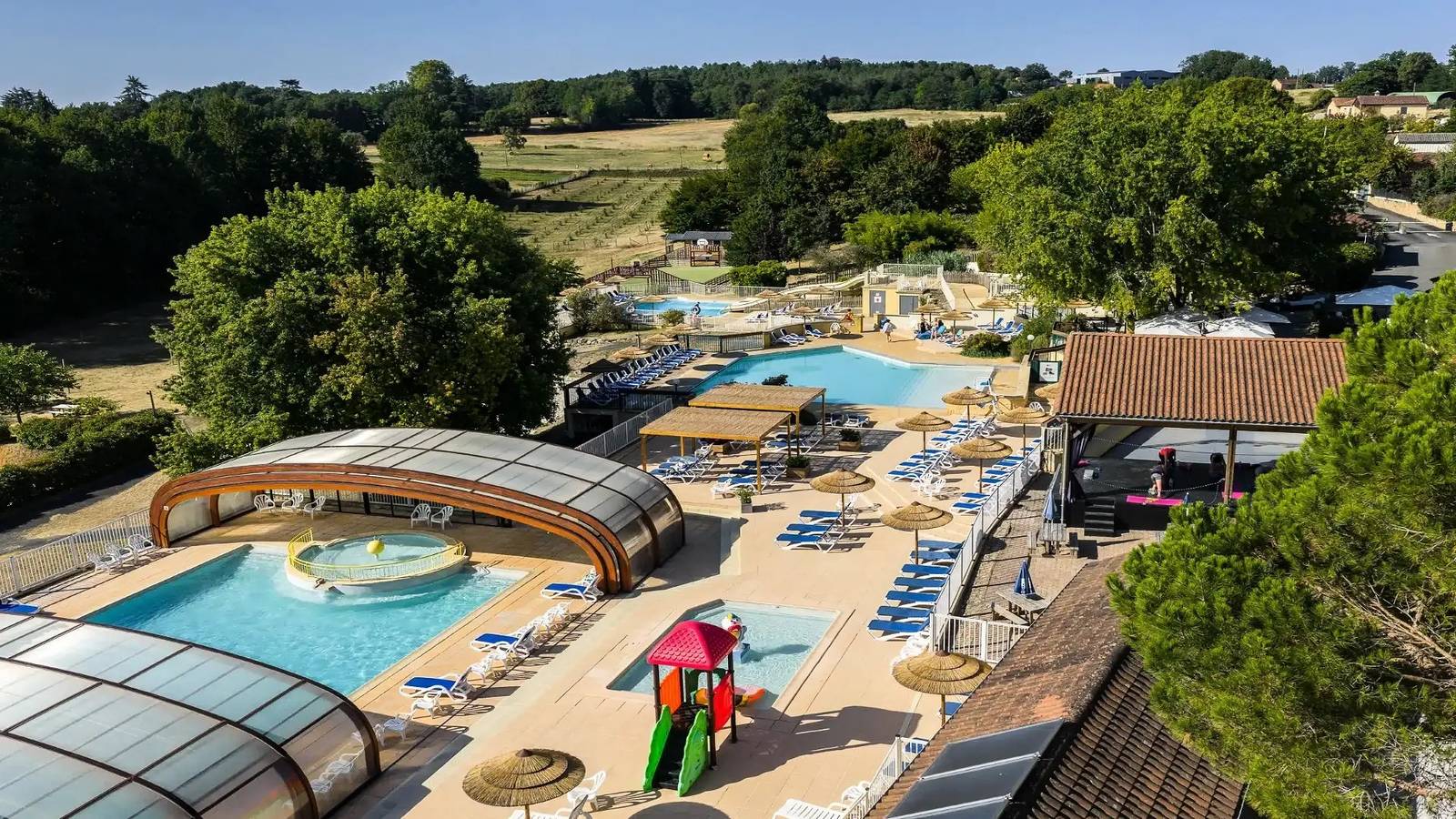 Chalet Confort 3 Pièces 4 Personnes in Saint-Geniès, Périgord Noir