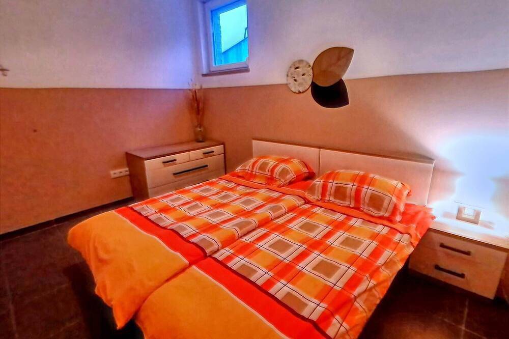 Ganze Wohnung, Wohnung am Strand in Dalmatien in Bilice, Šibenik-Knin