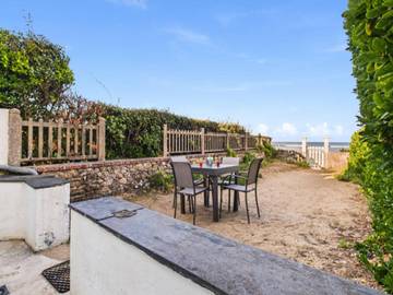 Gîte pour 5 personnes, avec jardin dans Plage Bonne-Source