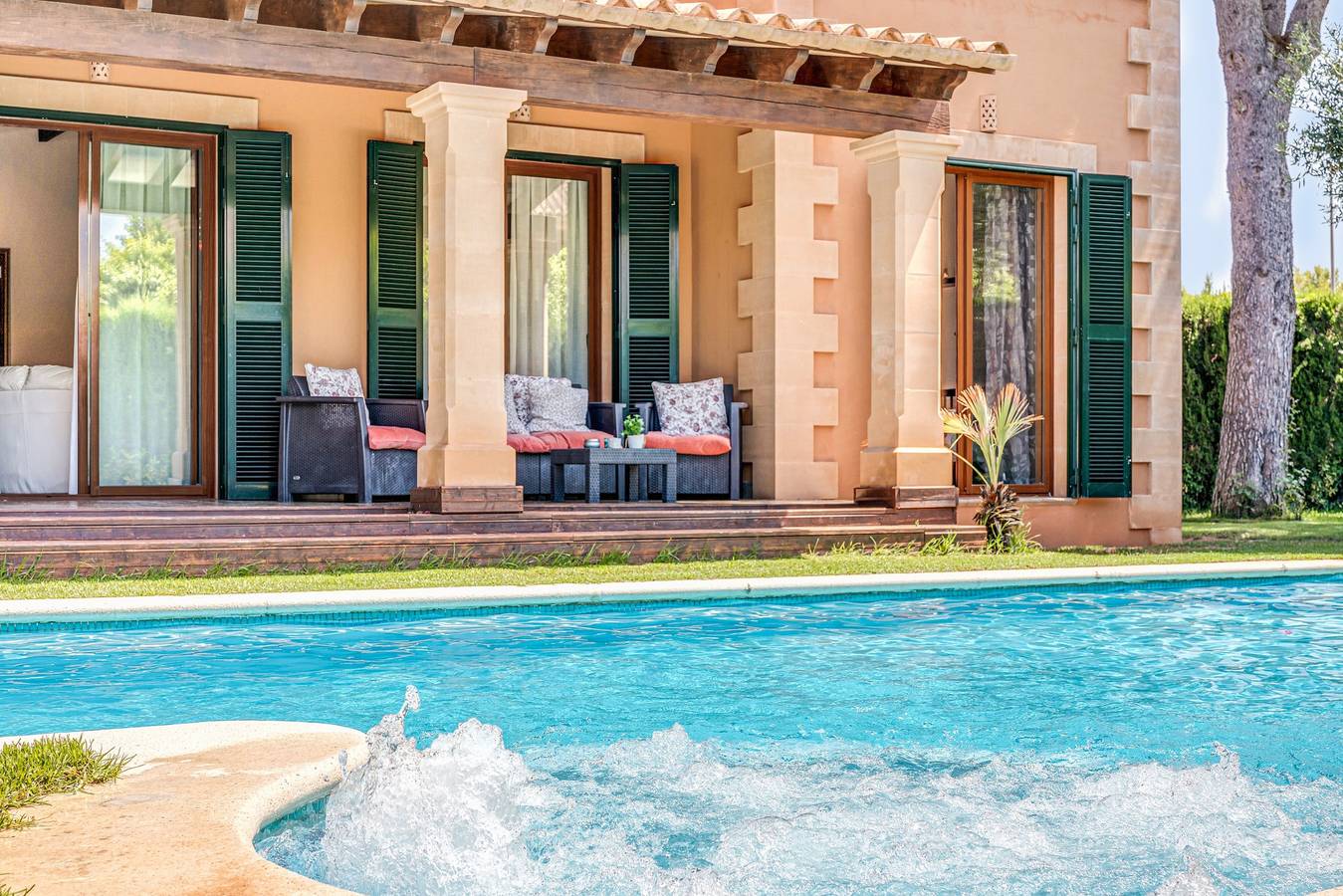 Ferienhaus "Villa Puig de Ros" in der Nähe dem Strand mit Terrasse, Pool & Whirlpool in Maioris Decima, Llucmajor