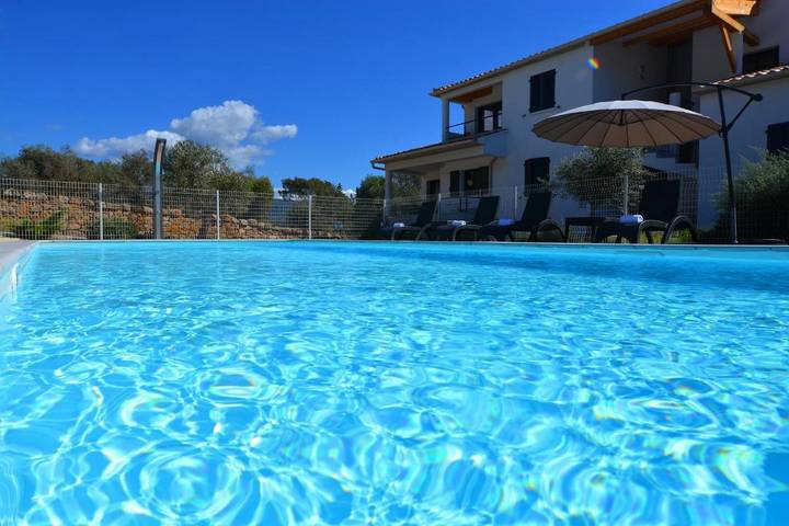 Location de vacances pour 2 personnes, avec jardin et piscine, animaux acceptés à Serra-di-Ferro - 2