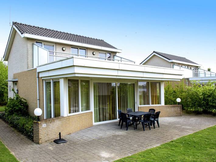 Vakantiehuis voor 4 personen, with Terras and Tuin as well as Sauna in Heel