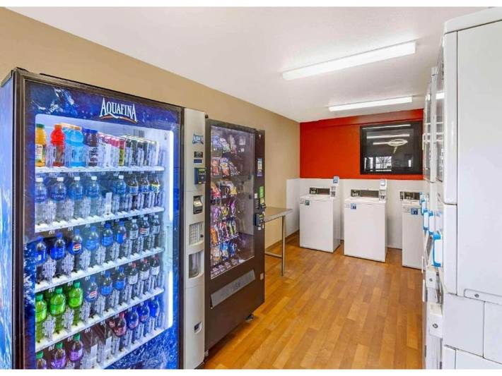 Apartamento entero, 2 Camas Matrimoniales | Mobil Access Bañera Nsmk Cocina in Sacramento, Sacramento County