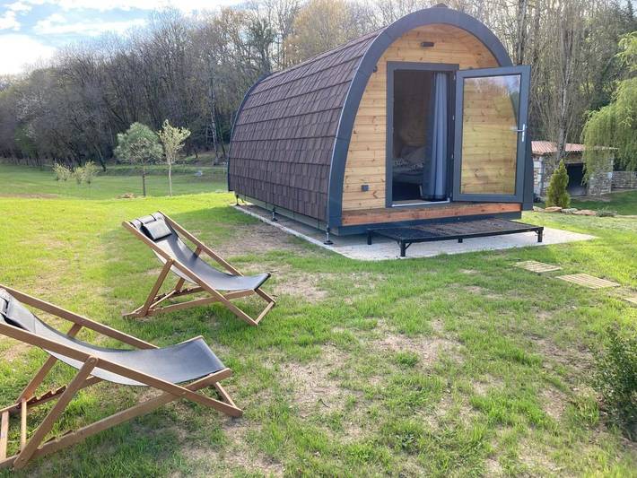 Gîte pour 2 personnes, avec vue ainsi que terrasse et jardin à Chazelles - 2