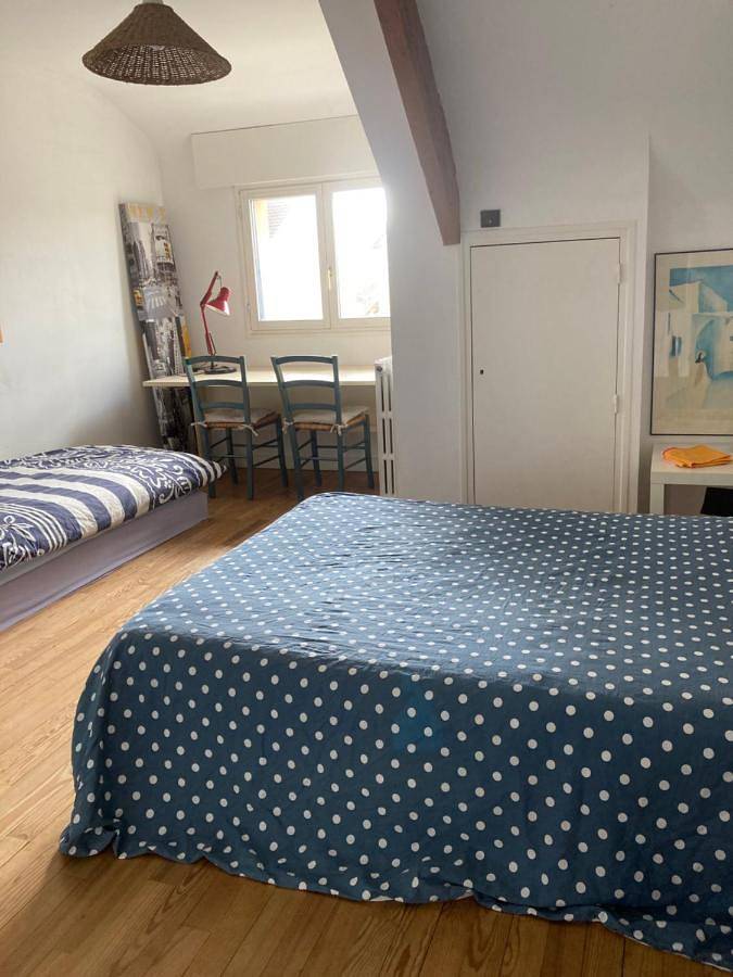 Chambre spacieuse et lumineuse in Mondeville, Région de Caen