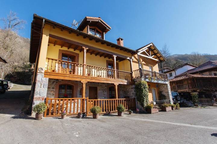 Casa rural para 9 personas, con Balcón y Terraza además de Jardín y Vistas en Lagos de Covadonga - 3