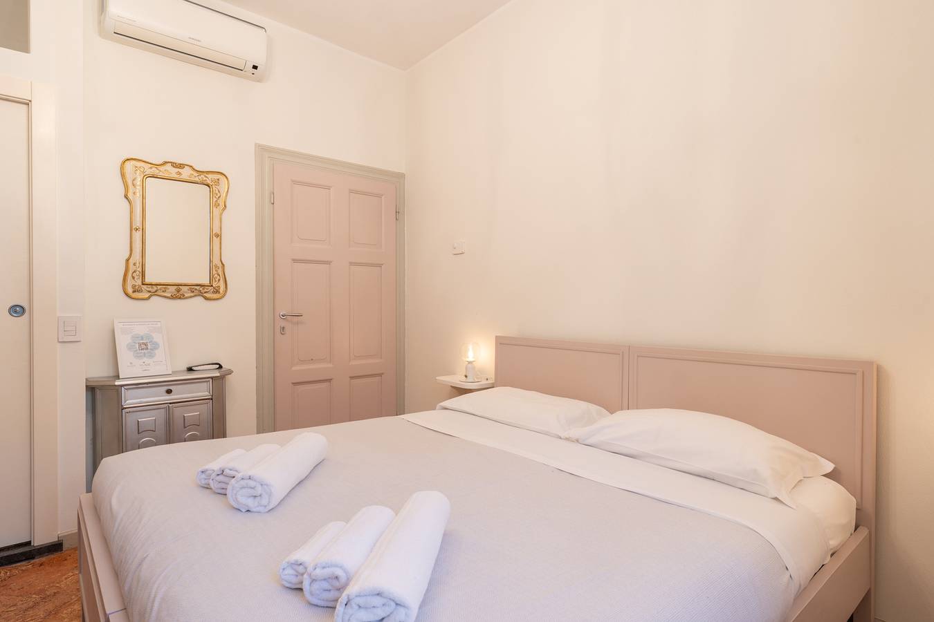 Varenna Guesthouse Chiave di Volta - Room Airone in Varenna, Gemeinde Varenna