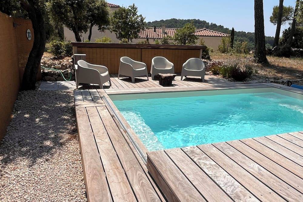 Entire apartment, In a quiet and natural setting, a beautiful and comfortable home between Luberon and Ventoux in Le Beaucet, Parc naturel régional du Mont-Ventoux