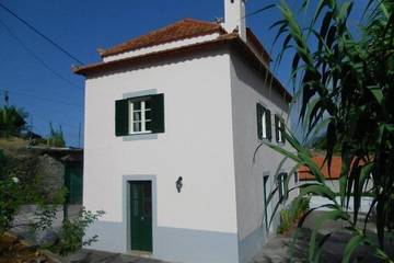 Gîte pour 2 personnes, avec balcon et jardin à Porto da Cruz