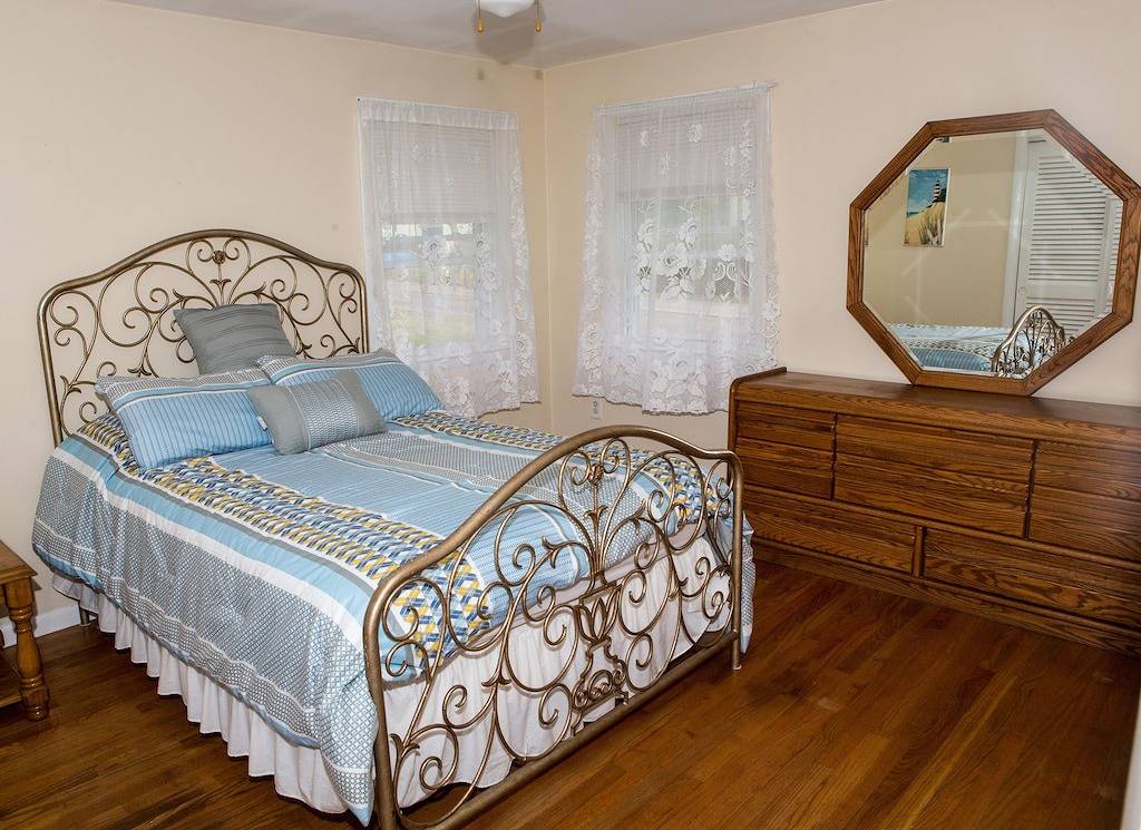 Schönes Strandhäuschen mit zentraler Luft, Leinen und Kajaks in Narragansett, Washington County (RI)