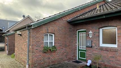 Location de vacances pour 3 personnes, avec terrasse et jardin à Rhauderfehn