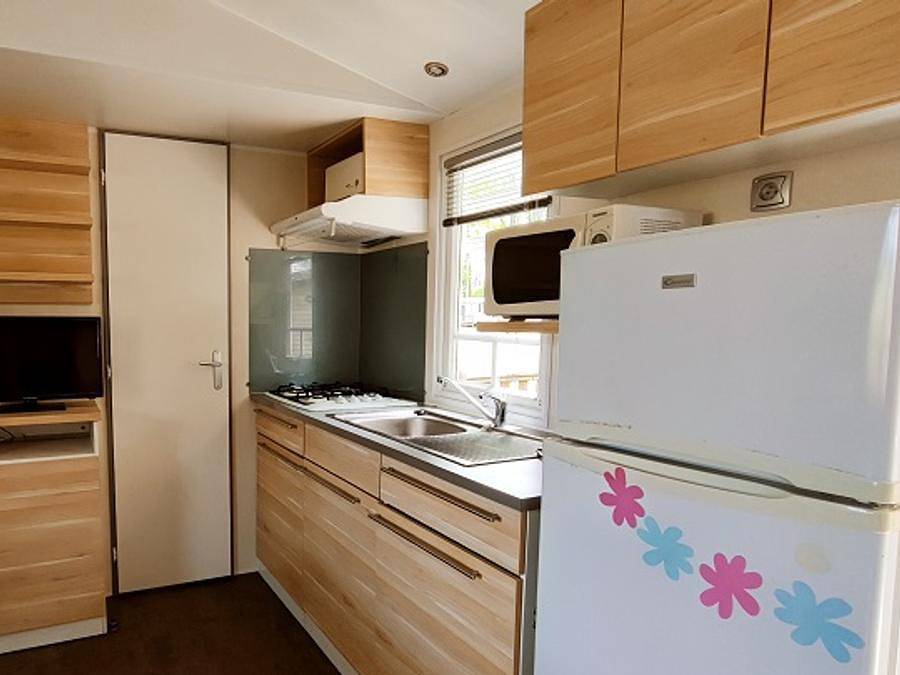 Flower Camping Les Berges de la Dordogne - Mobilheim 6 personen - Mobilheim Standard 30m² Tremolat - 3 Schlafzimmer + Halbüberdachte Terrasse 6 Pers. in Trémolat, Périgord Pourpre