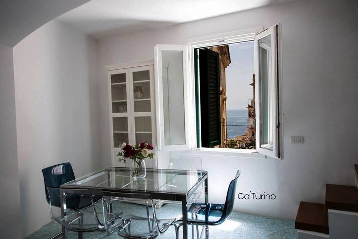 Casa sulla spiaggia per 6 persone, con panorama e piscina nonché terrazza, con animali domestici in Campania