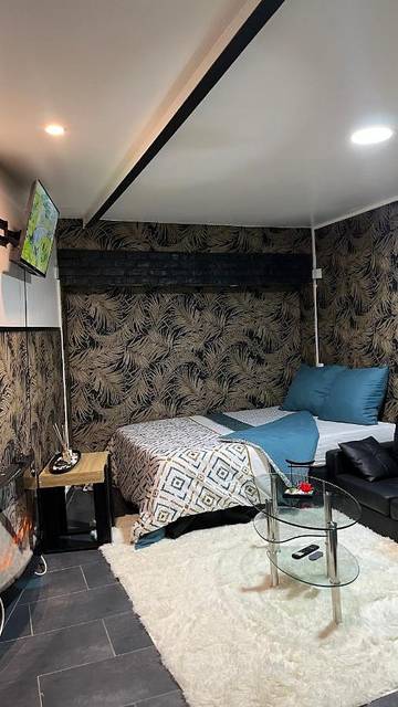 Gîte pour 2 personnes, avec piscine ainsi que jacuzzi et jardin à Aulnay-sous-Bois