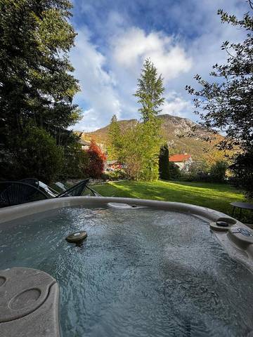 Villa pour 9 personnes, avec jardin et jacuzzi sur le Lac d'Annecy