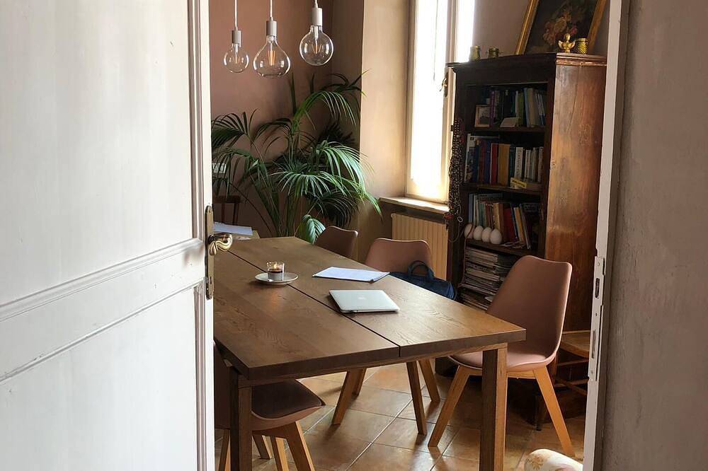 Entire apartment, Panoramic view apartment with fireplace and bathtub. Located in historical environment. in Assisi, Perugia Province