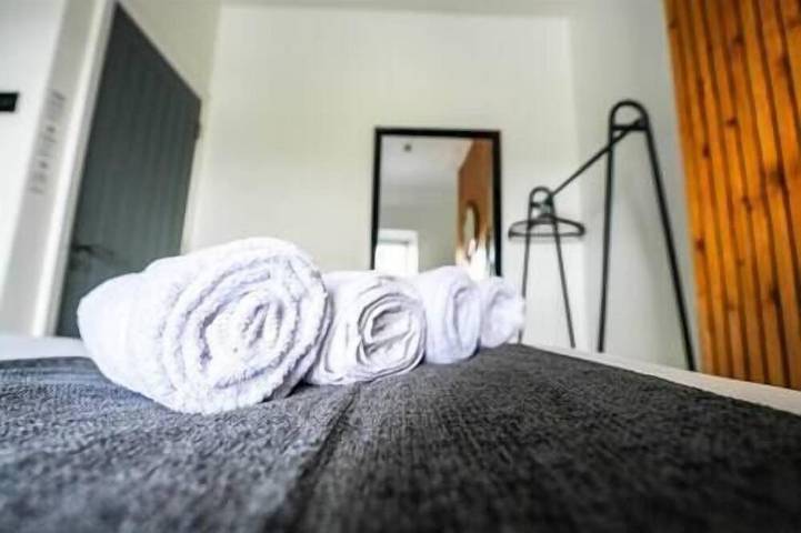 Luxury Hot Tub Retreat Derry City in Derry, Contea di Londonderry