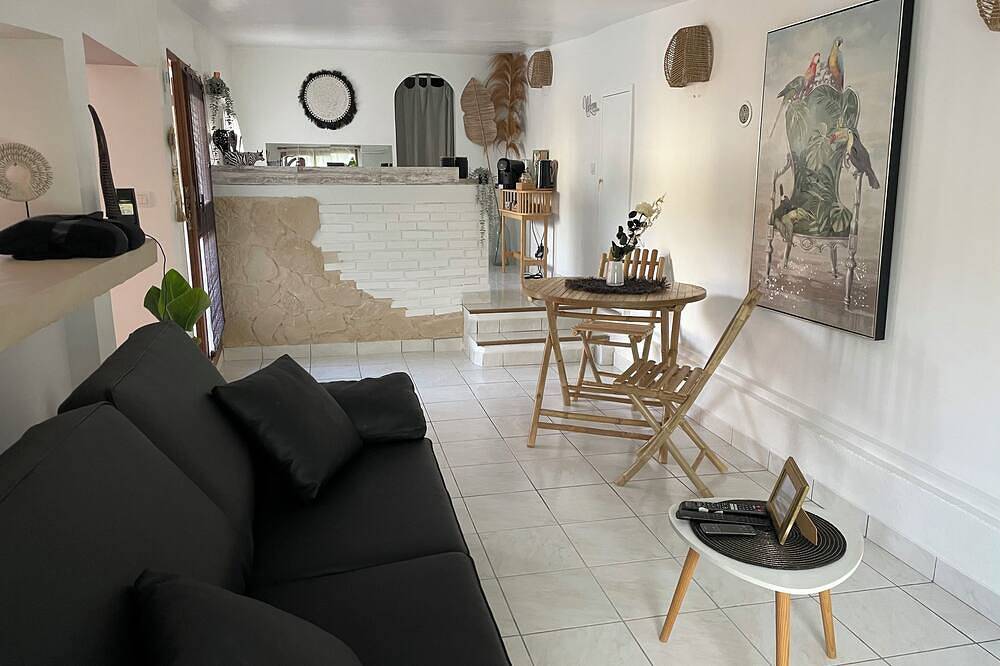 Entire apartment, Le Mas de la Confrérie: your chic Provencal retreat in the heart of the Côte d'Azur in La Colle-sur-Loup, Cannes region