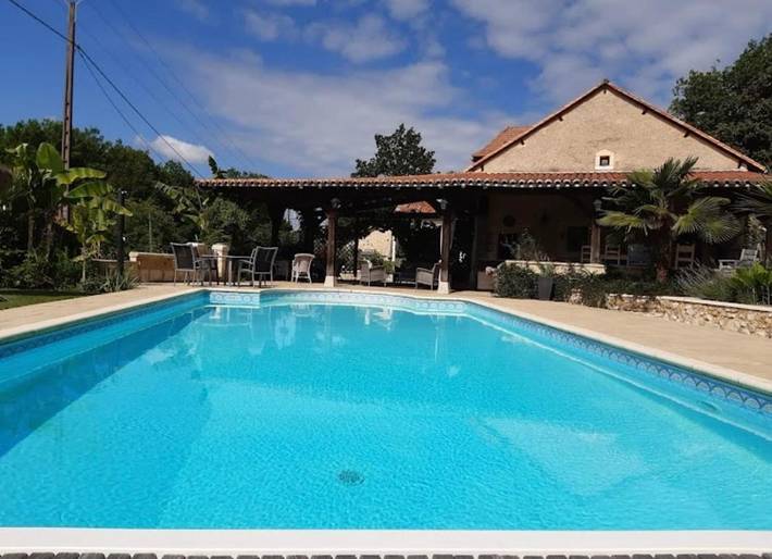 Location de vacances pour 2 personnes, avec vue ainsi que piscine et jardin, animaux acceptés à Sorges - 4