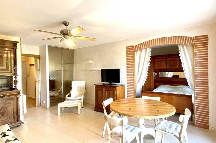 Gîte pour 2 personnes, avec balcon dans Thermes de Vernet-les-Bains - 2