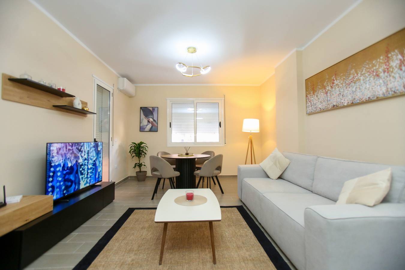 Apartamento entero, Apartamento de vacaciones para 4 personas con balcón in Vlorë (Ciudad), Vlorë