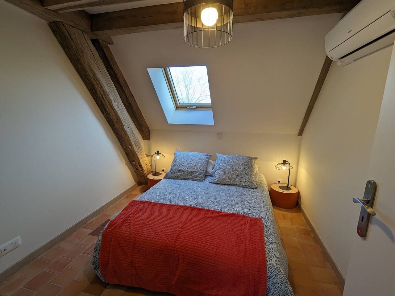 Gîte en forêt avec jardin, terrasse et parking près de la Loire in Saint-Firmin-sur-Loire, Région de Montargis