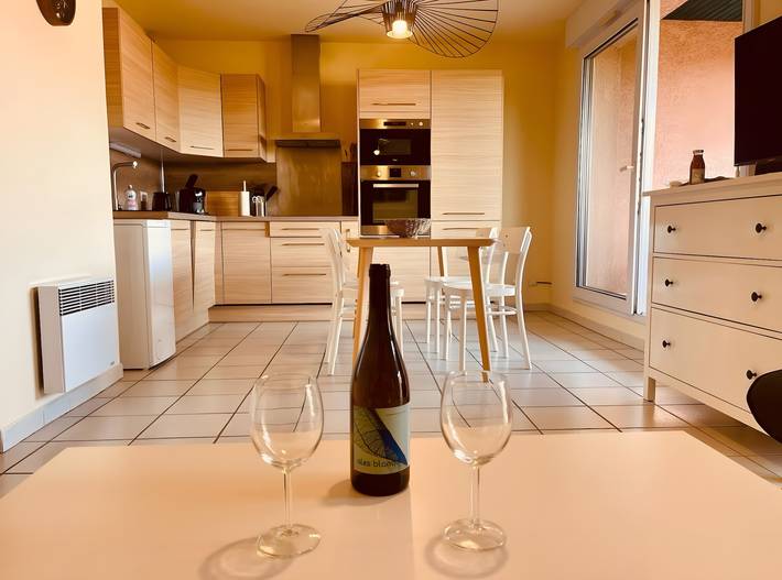 Apartamento entero, Bonito apartamento en residencia con piscina, terraza y aire acondicionado in Saint-Cyprien, Côte d'Améthyste