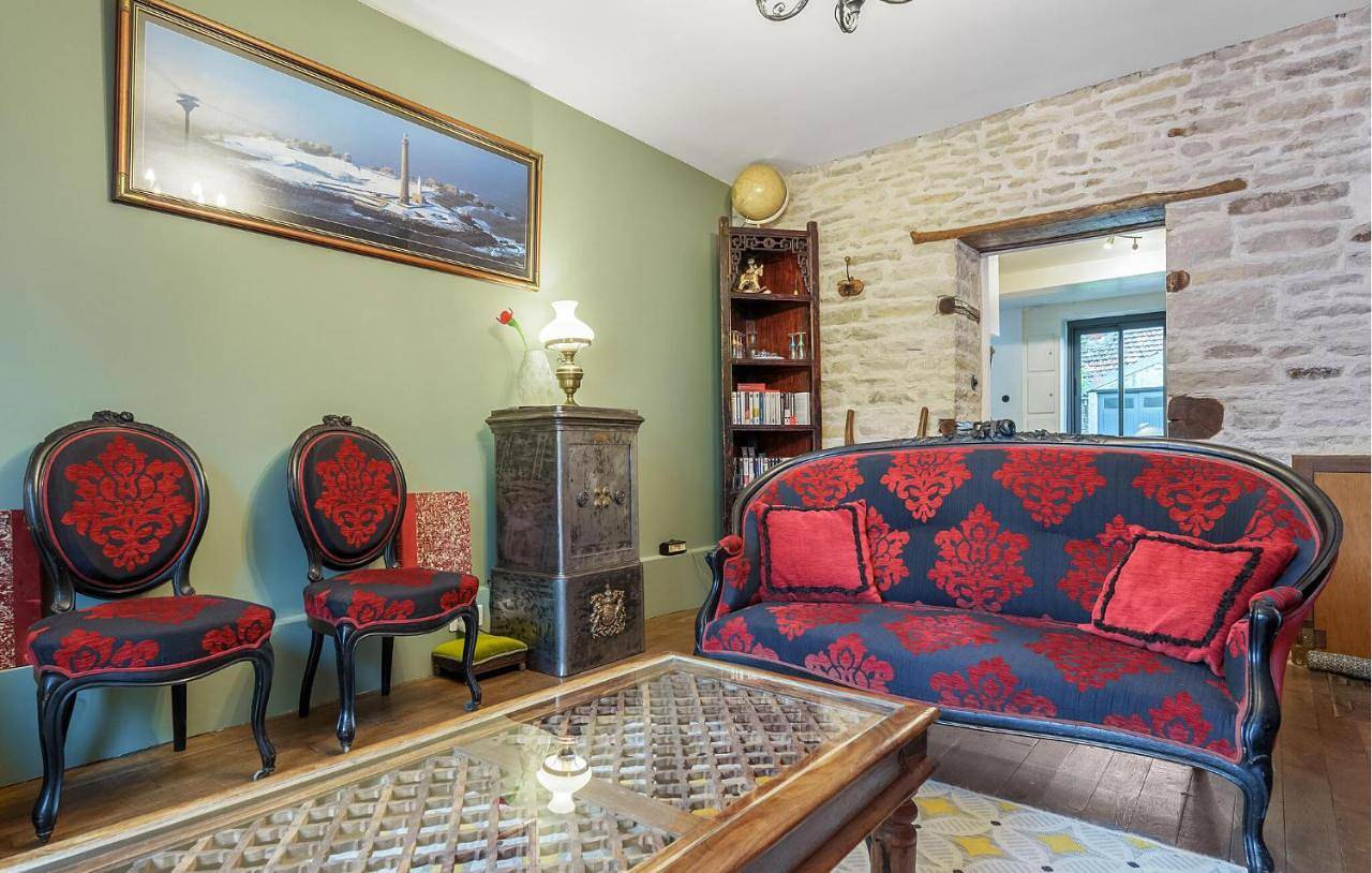 Two-Bedroom Holiday Home in Bayel, Aube
