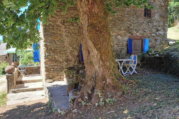 Location de vacances pour 6 personnes, avec Jardin à Murat-sur-Vèbre
