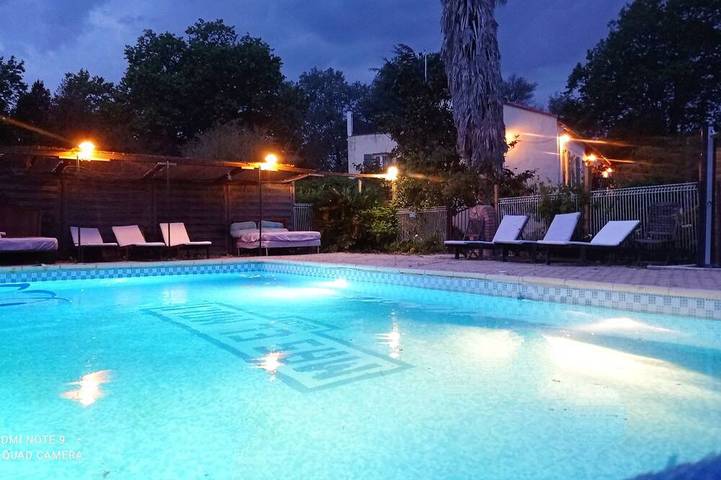 Gîte pour 12 personnes, avec jardin à Latour-Bas-Elne