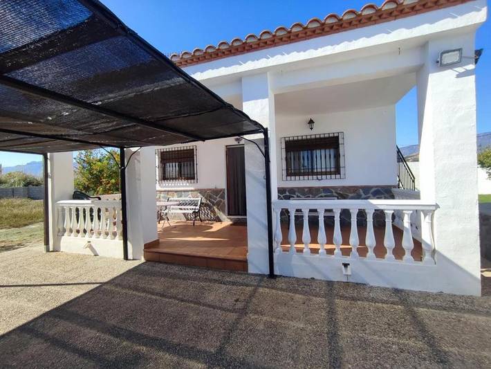 Casa de vacaciones para 8 personas, con terraza además de piscina y vistas - 1