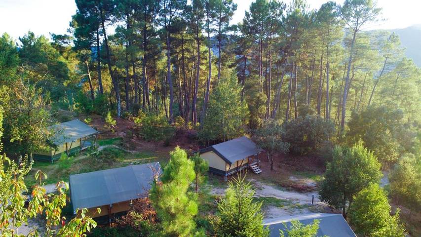 Tente pour 2 personnes, avec piscine et jardin ainsi que terrasse et vue dans le Gard - 3