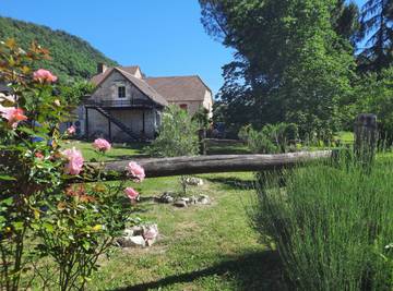 Gîte pour 2 personnes, avec jardin et terrasse à Saint-Denis-lès-Martel