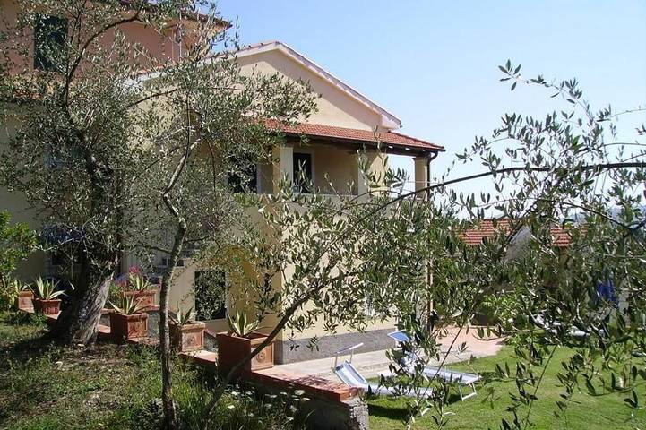 Appartamento intero, Agriturismo Il Monticello in Sarzana, Parco Naturale Regionale di Montemarcello-Magra-Vara