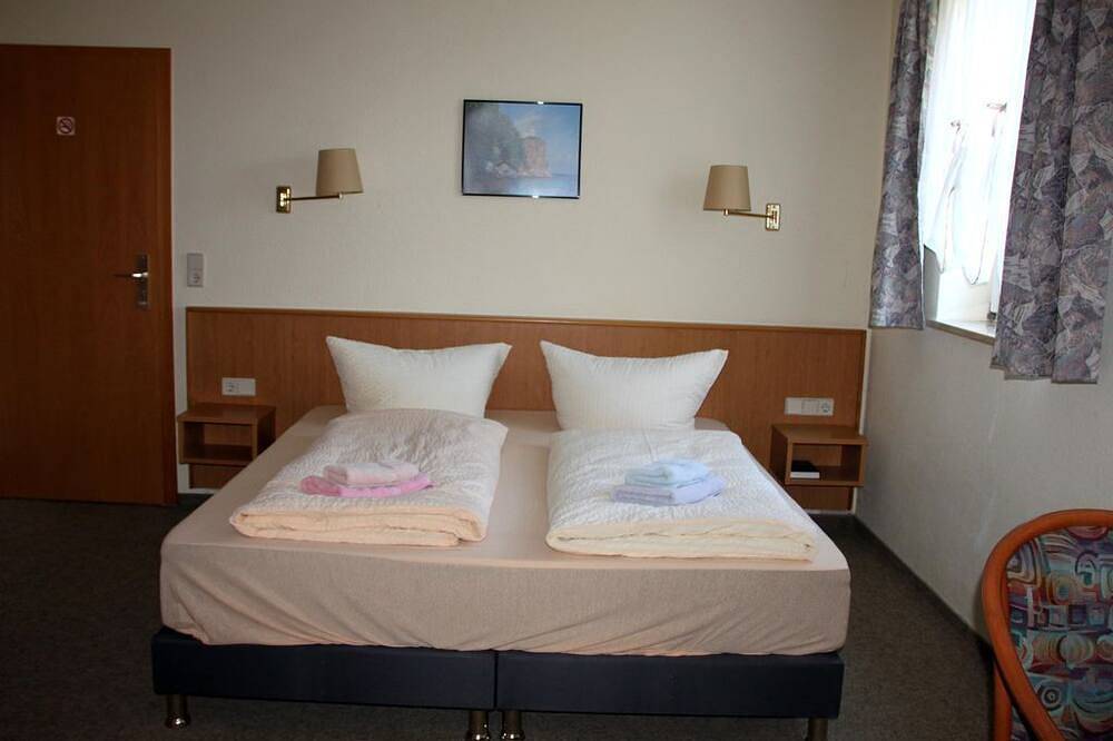 Doppelzimmer 5, Dusche, Wc - Pension & Restaurant Gockescher Hahn in Pöhl, Chemnitz und Umgebung